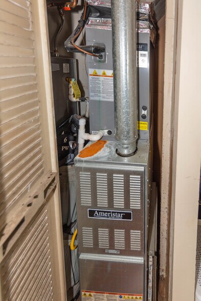 More Photos Of 401-405 S High St, Baltimore Storefront Retail Residential For Sale