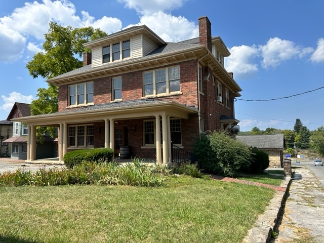 Primary Photo Of 600 S Oakwood Ave, Beckley Office For Sale