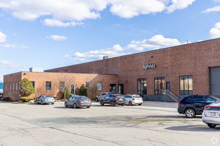 More Photos Of 78 Olympia Ave, Woburn Warehouse For Lease