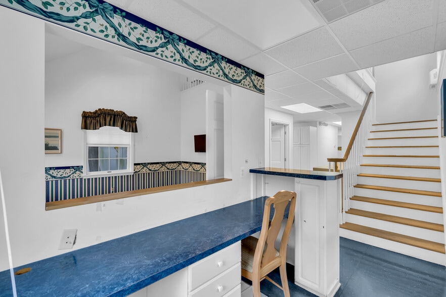 More Photos Of 613 Warren Ave, Spring Lake Office For Sale