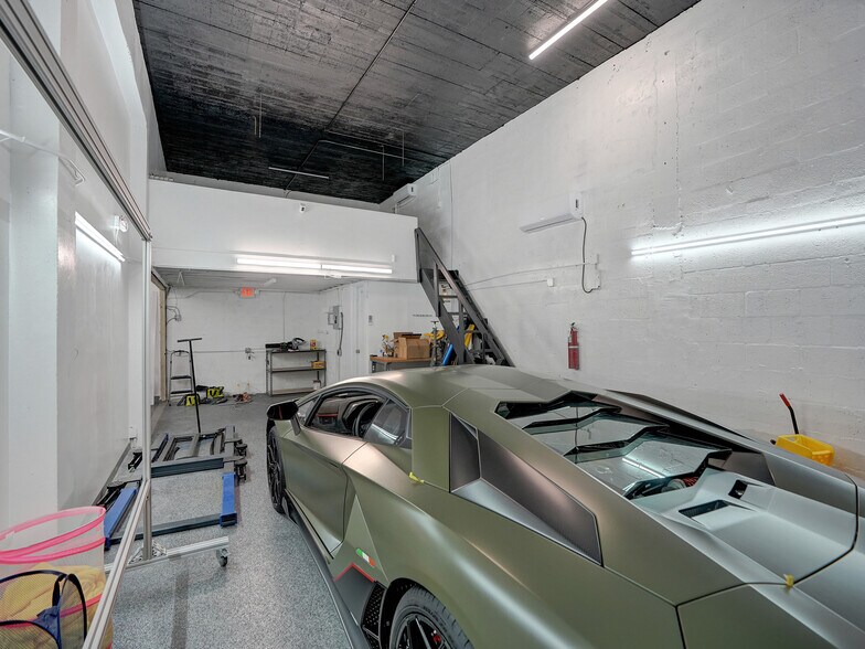 More Photos Of 15-21 NW 9th Ave, Fort Lauderdale Warehouse For Sale