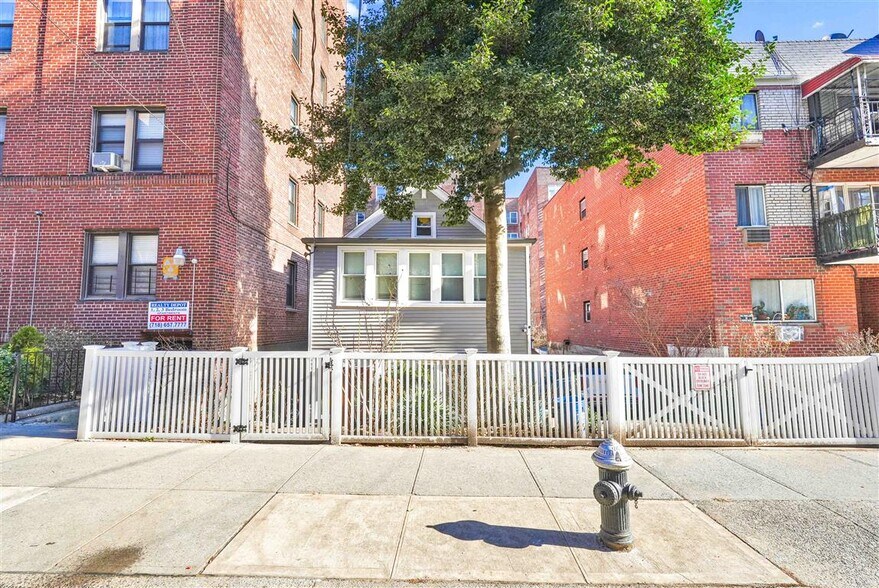 More Photos Of 6571 Booth St, Rego Park Apartments For Sale