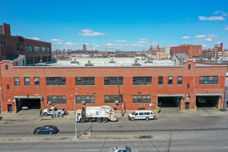 More Photos Of 132-05 Atlantic Ave, Richmond Hill Warehouse For Sale