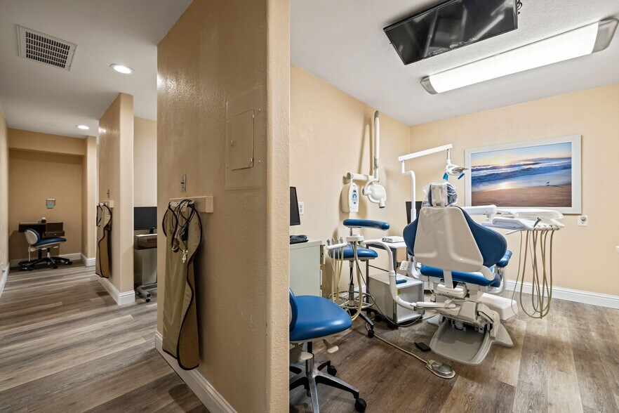 More Photos Of 7001 Greenback Ln, Citrus Heights Medical For Sale