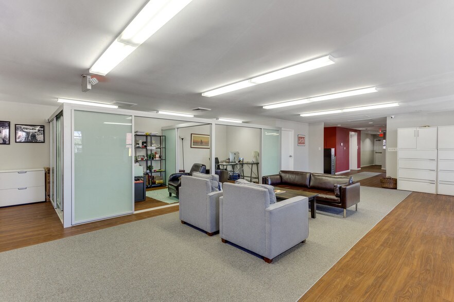 More Photos Of 1020 Princess St, Alexandria Loft Creative Space For Sale
