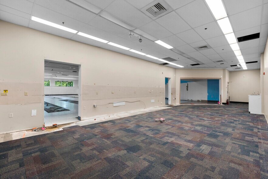 More Photos Of 1083 Boston Post Rd, Milford Drugstore For Lease