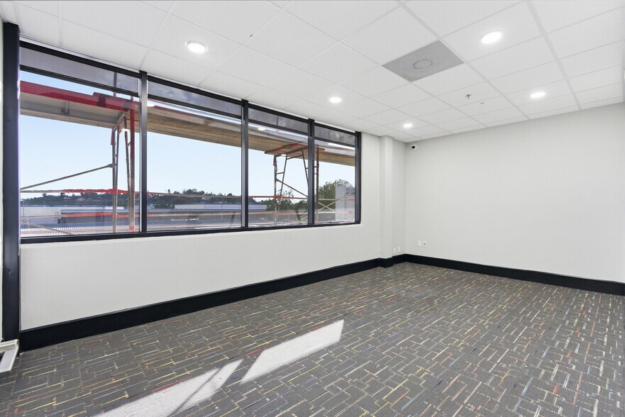 More Photos Of 9410 Topanga Canyon Blvd, Chatsworth Office For Lease