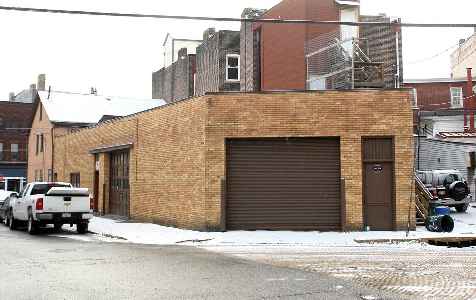 More Photos Of 3B Walnut St, Etna Light Manufacturing For Lease