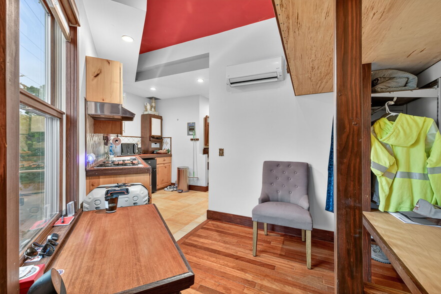 More Photos Of 3300 Broadway St, Sacramento Storefront Retail Office For Lease