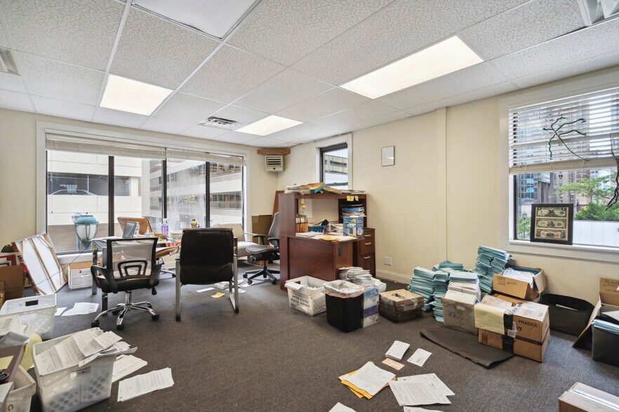 More Photos Of 23-25 S 19th St, Philadelphia Storefront Retail Office For Sale