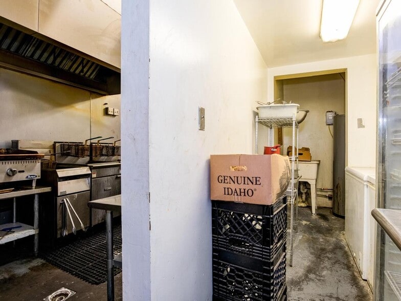 More Photos Of 800 Franklin Ave, Aliquippa Restaurant For Sale