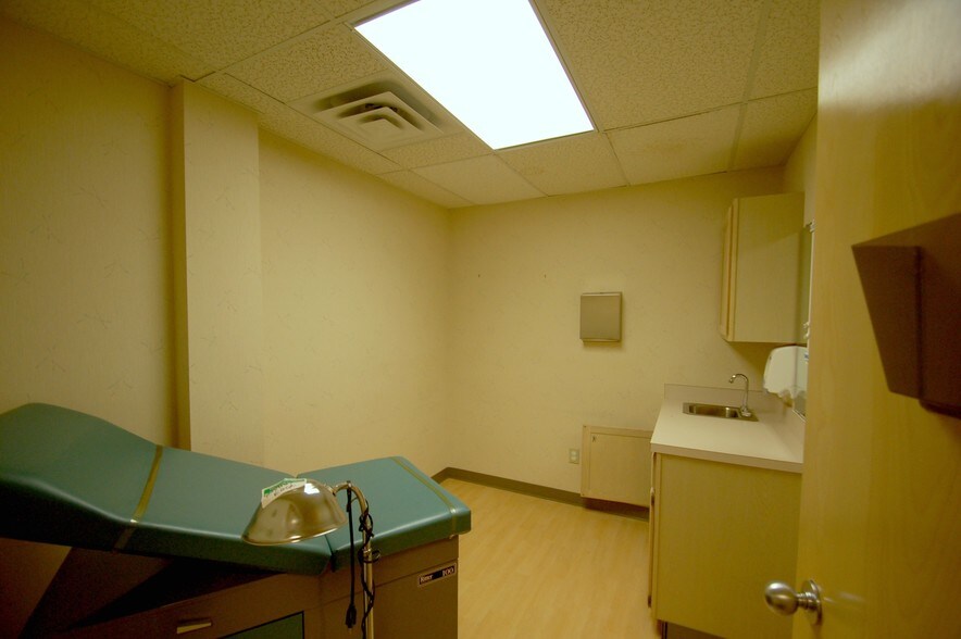 More Photos Of 8100 Ravines Edge Ct, Columbus Medical For Lease