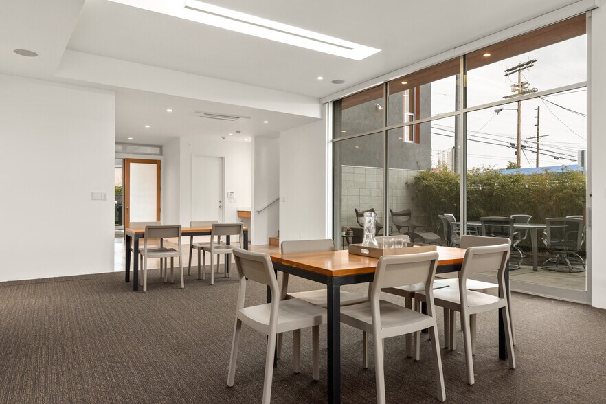 More Photos Of 1015 Abbot Kinney Blvd, Venice Office Residential For Sale