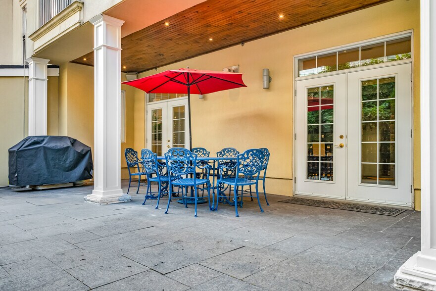 More Photos Of 15 Prince Arthur Ave, Toronto Office Residential For Lease