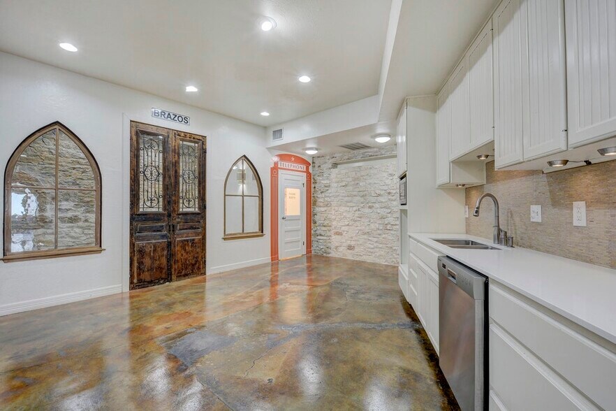 More Photos Of 503 Neches St, Austin Loft Creative Space For Lease