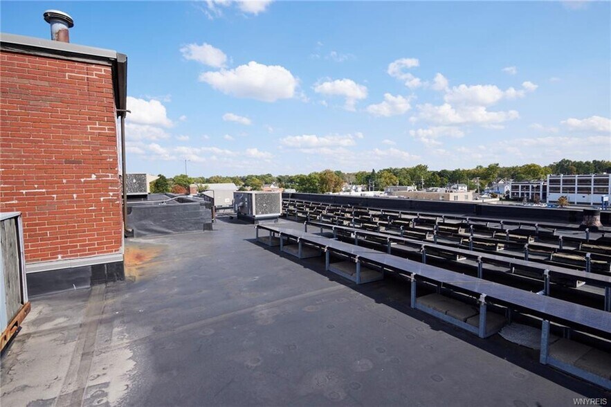 More Photos Of 19 East Ave, Lockport Health Club For Sale