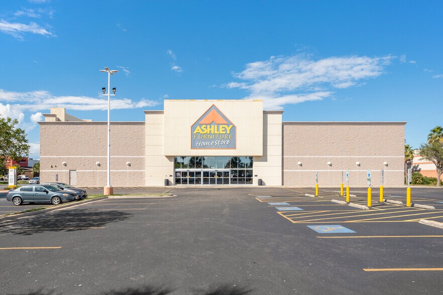 More Photos Of 3000 Pablo Kisel Blvd, Brownsville Unknown For Lease