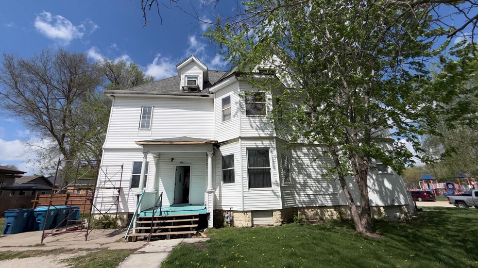More Photos Of 201 W Prairie St, Pontiac Apartments For Sale