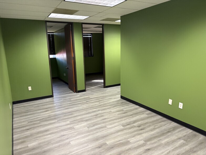 More Photos Of 17030 Nanes Dr, Houston Medical For Sale