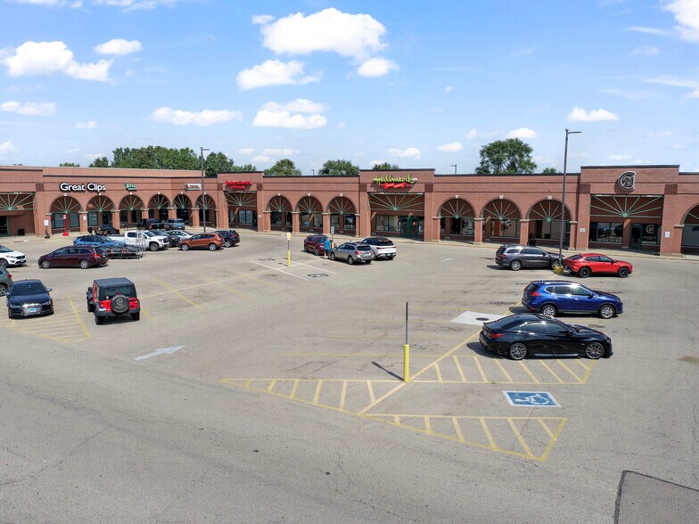 More Photos Of 4844-4986 Hononegah Rd, Roscoe General Retail For Sale