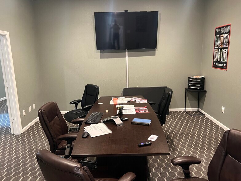 More Photos Of 15014 Iowa St, Austin Office Residential For Sale