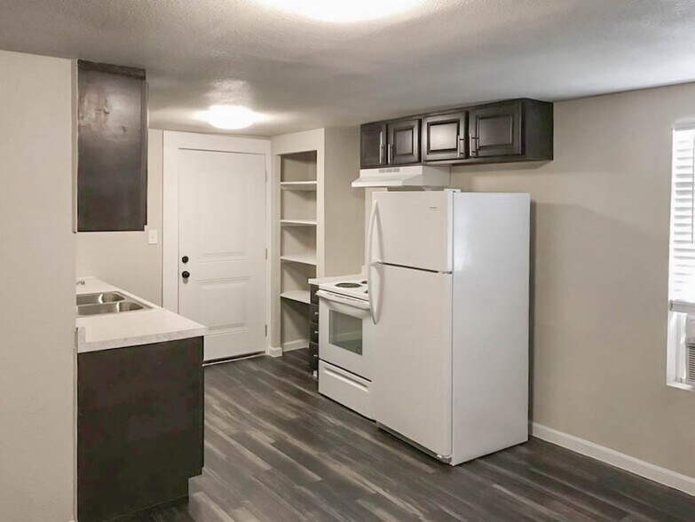 More Photos Of 214 W Republic St, Baytown Apartments For Sale