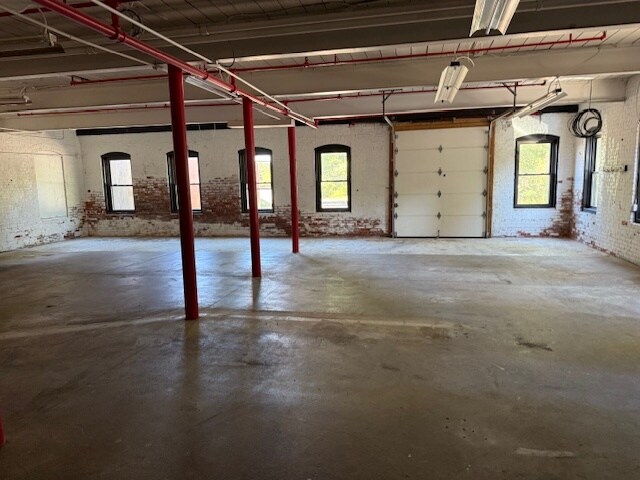More Photos Of 5-40 Glen Rd, Manchester Warehouse For Lease