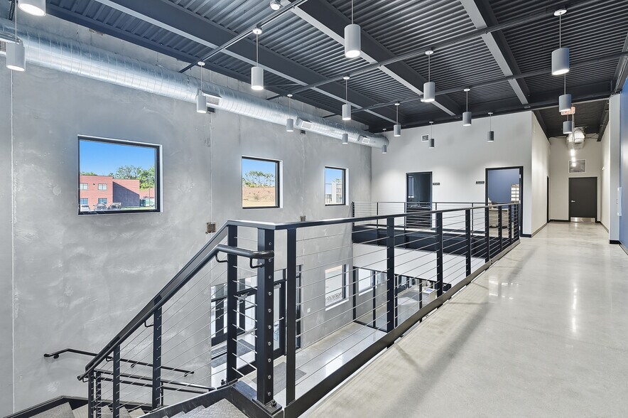 More Photos Of 14217 S 220th St, Gretna Distribution For Lease