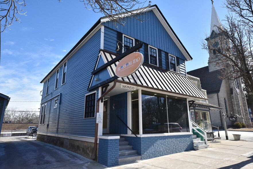 More Photos Of W61N508 Washington Ave, Cedarburg Storefront Retail Office For Sale