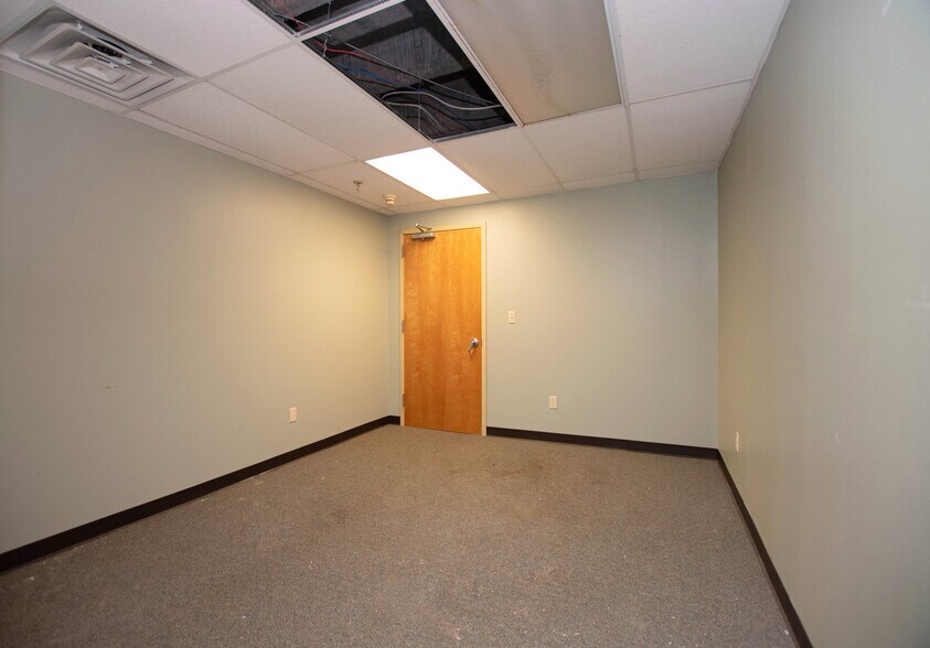 More Photos Of 272 N Bedford Rd, Mount Kisco Office For Sale