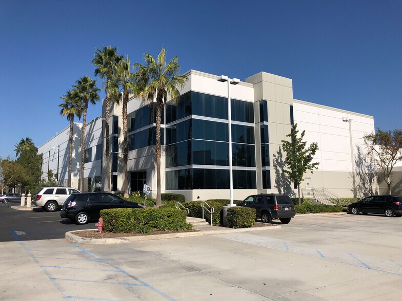 More Photos Of 11130-11290 Bloomfield Ave, Santa Fe Springs Distribution For Lease