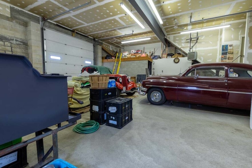 More Photos Of 170 E Main St, Milford Auto Repair For Sale