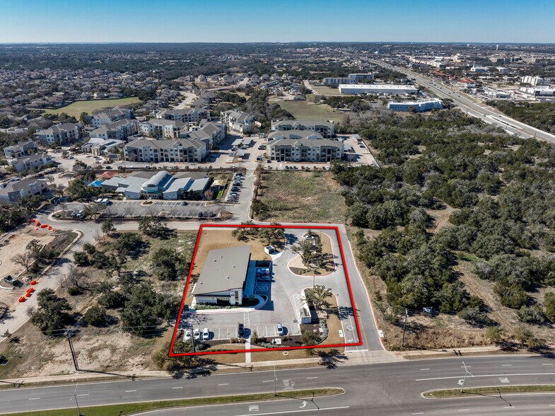 More Photos Of 901 N Vista Ridge Blvd, Cedar Park General Retail For Sale