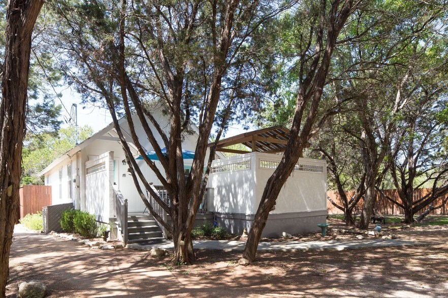 More Photos Of 104 Scudder Ln, Wimberley Hotel For Sale