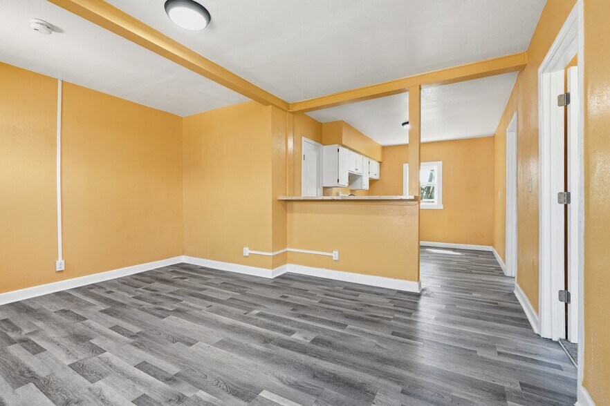 More Photos Of 10907 E 87th St, Raytown Multifamily For Sale