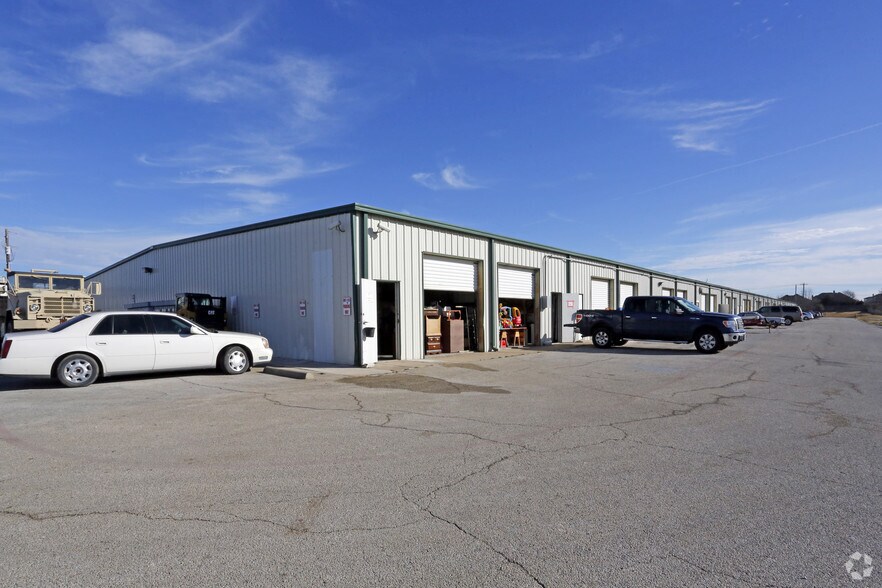 More Photos Of 10027 Harmon Rd, Fort Worth Unknown For Lease