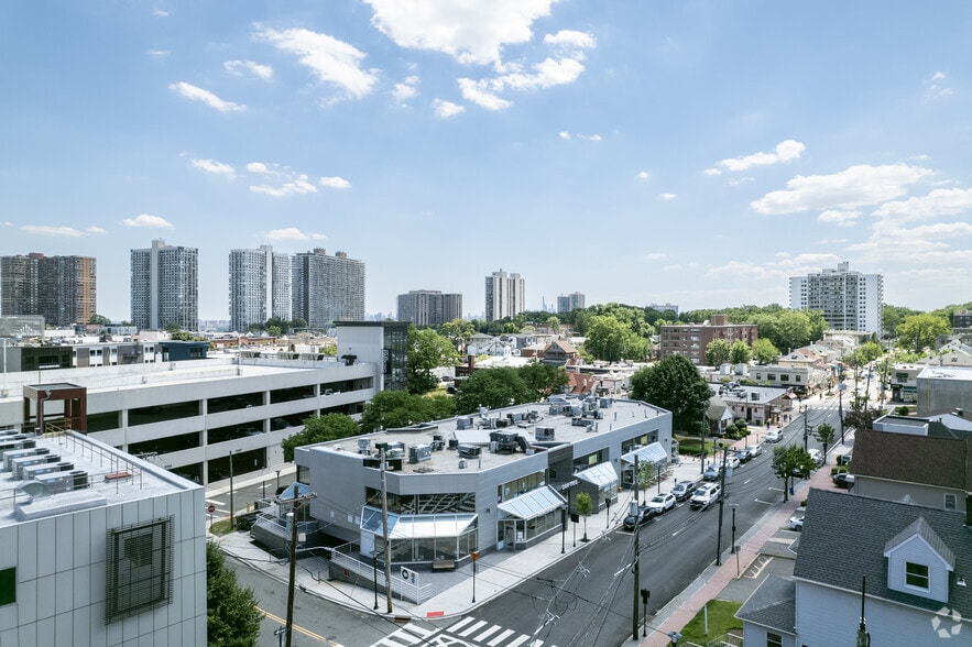 More Photos Of 2024 Center Ave, Fort Lee Storefront Retail Office For Lease