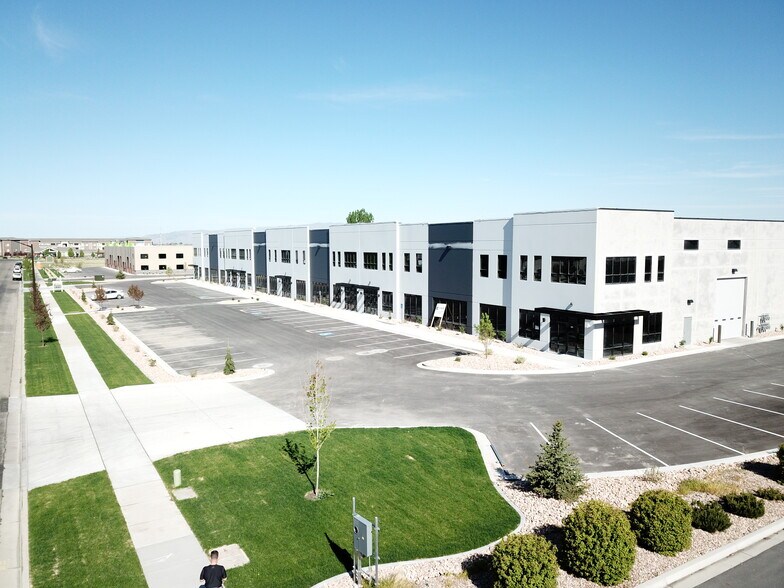 More Photos Of 2414 W 700 S, Springville Warehouse For Lease