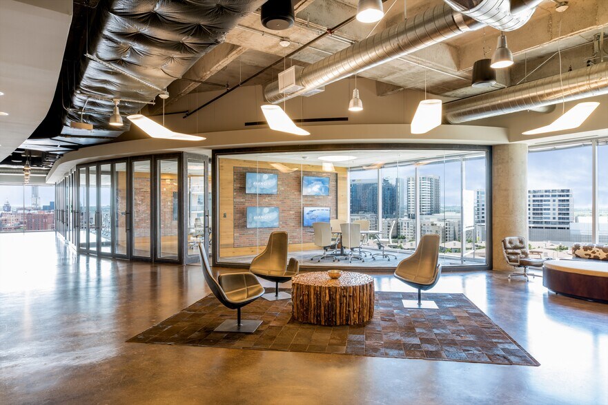 More Photos Of 1717 McKinney Ave, Dallas Office For Lease
