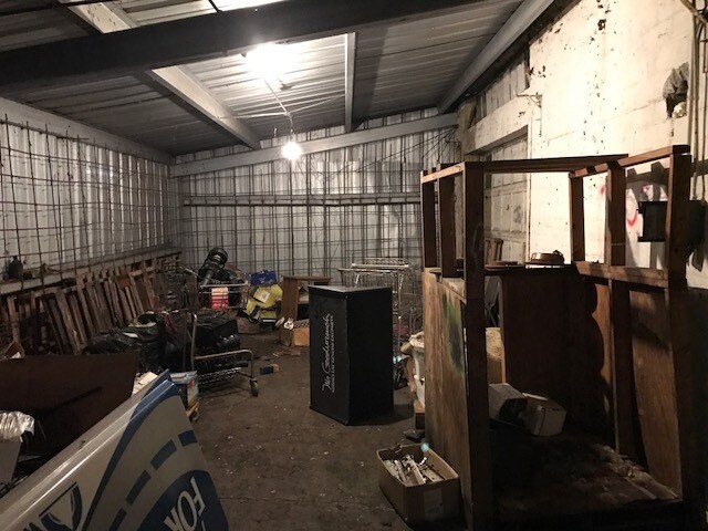More Photos Of 950 S Gallatin St, Jackson Industrial For Lease