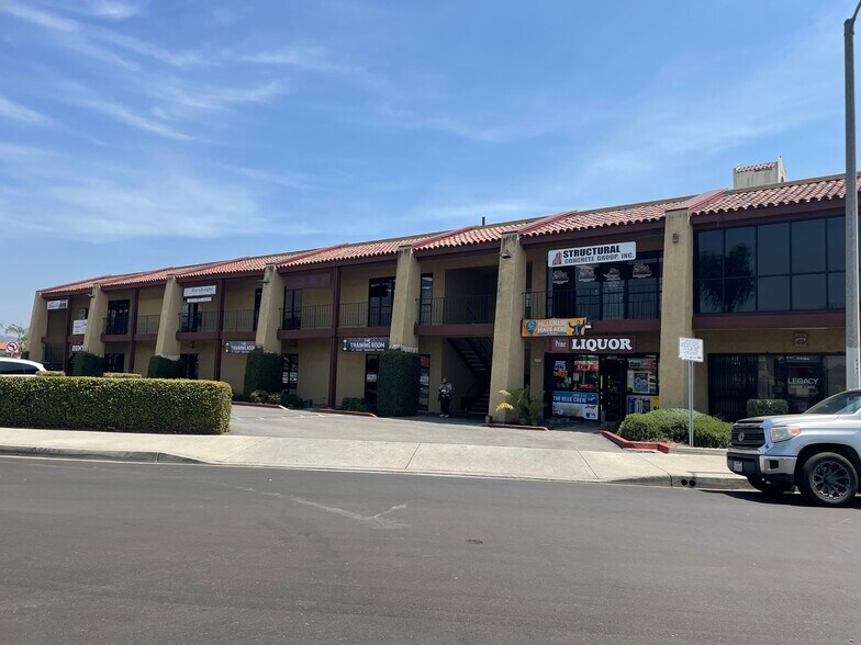 More Photos Of 11036-11046 Washington Blvd, Whittier Loft Creative Space For Lease