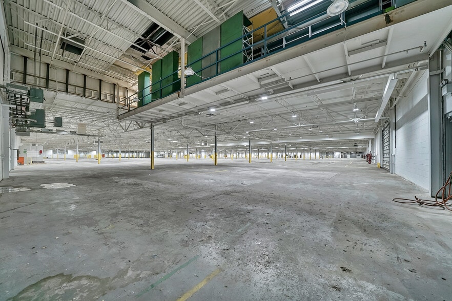 More Photos Of 25 Oakland Ave, Chester Warehouse For Lease