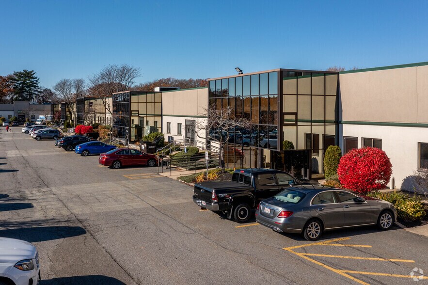 More Photos Of 200-280 W Cummings Park, Woburn Light Manufacturing For Lease