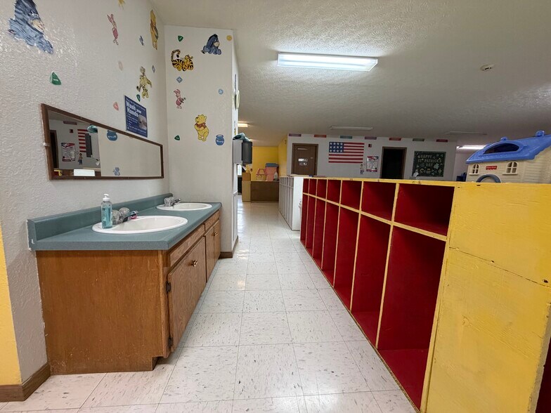 More Photos Of 100 Bosa Dr, Saint Robert Health Club For Sale