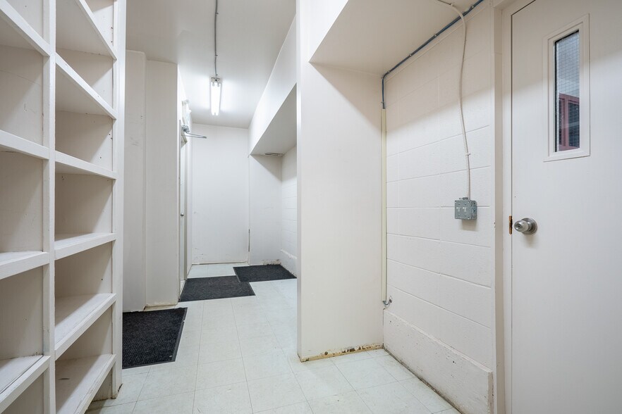 More Photos Of 6209 44 St, Lloydminster Office For Lease