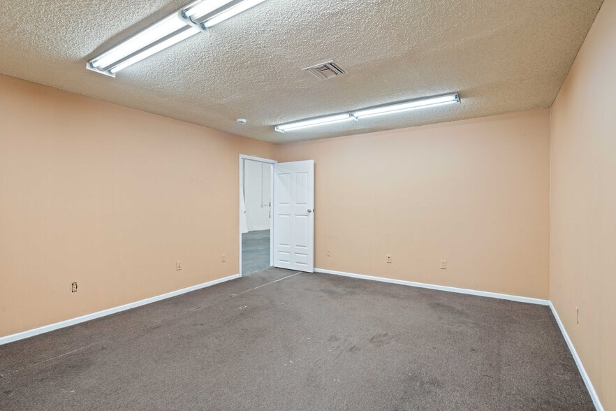 More Photos Of 215 W 15th St, Los Angeles Warehouse For Sale