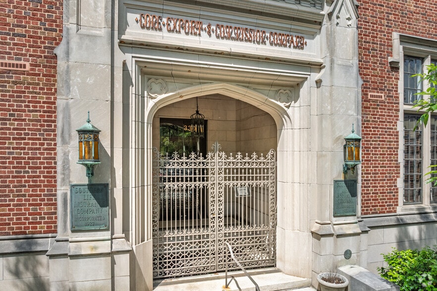 More Photos Of 330 S Greene St, Greensboro Office For Lease