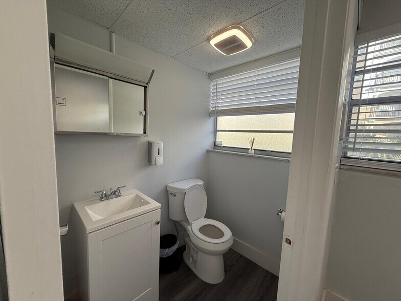 More Photos Of 145 Madeira Ave, Coral Gables Loft Creative Space For Lease