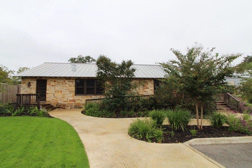 More Photos Of 32255 IH-10 W, Boerne Loft Creative Space For Lease