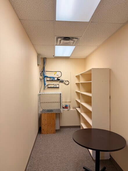 More Photos Of 11806 126 St NW, Edmonton Office For Lease